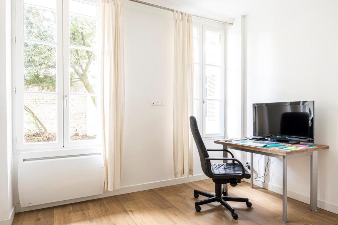 Studio Cosy Hounau - Garage Privatif ポー エクステリア 写真